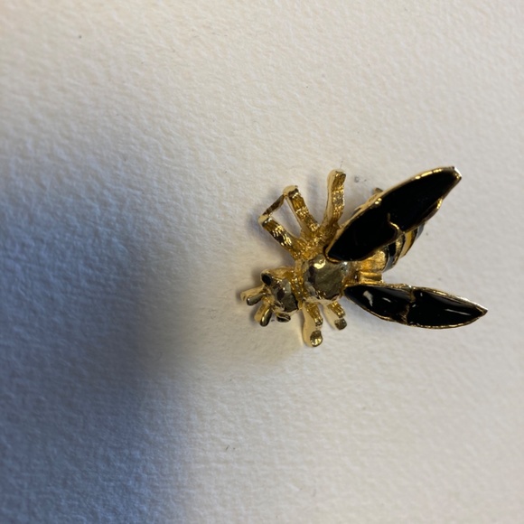 Vintage Bee with Flexible Wings Pin - Picture 6 of 9